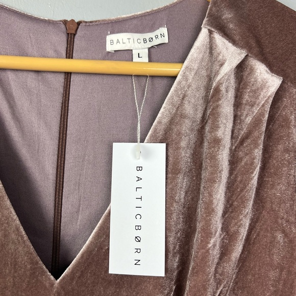 Baltic Born NWT Adelita Velvet Maxi Dress | Size Large - Picture 6 of 10